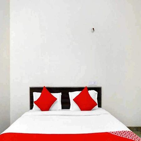 Hotel Sky Bird Bhauli Bagian luar foto