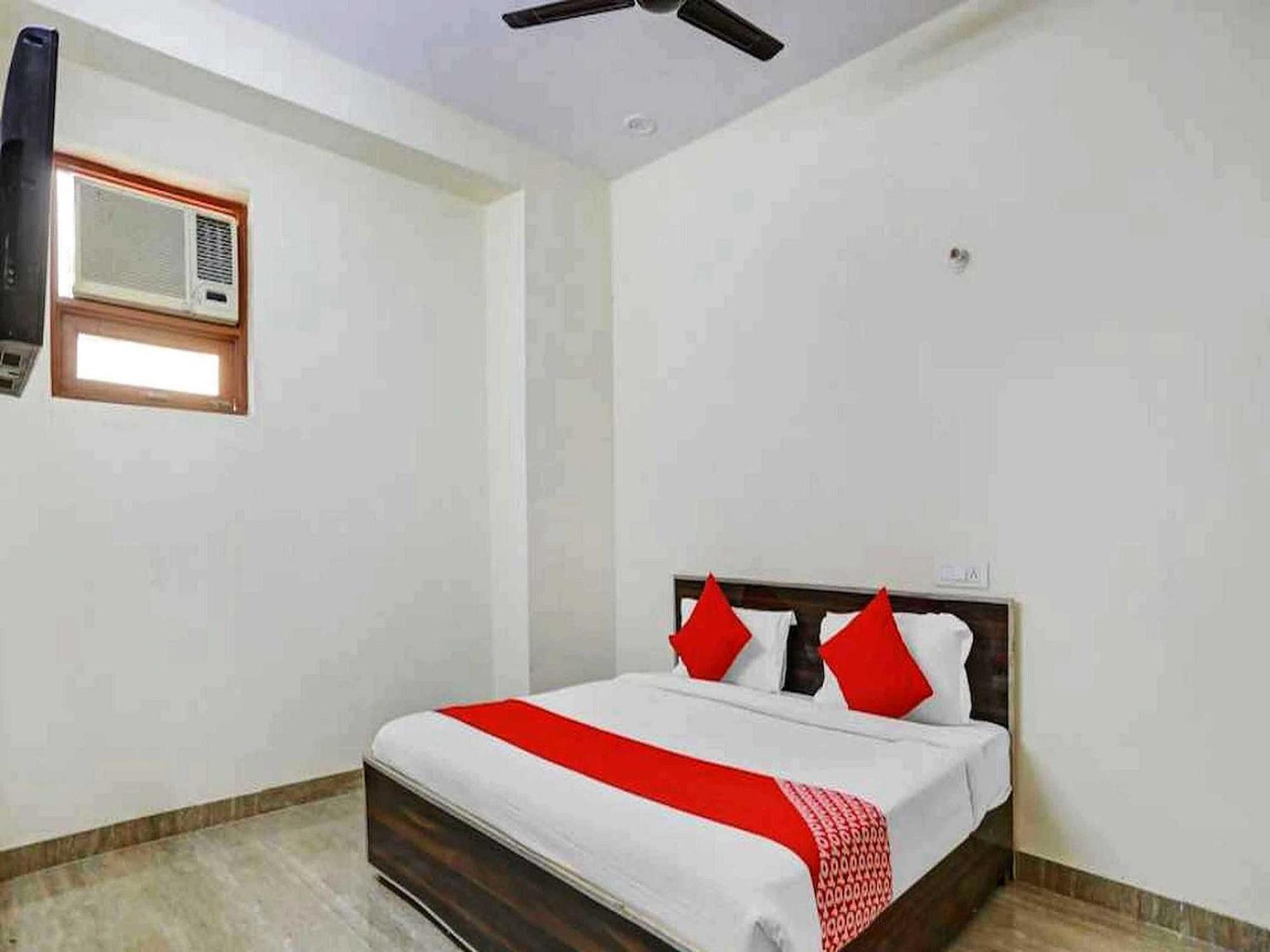 Hotel Sky Bird Bhauli Bagian luar foto