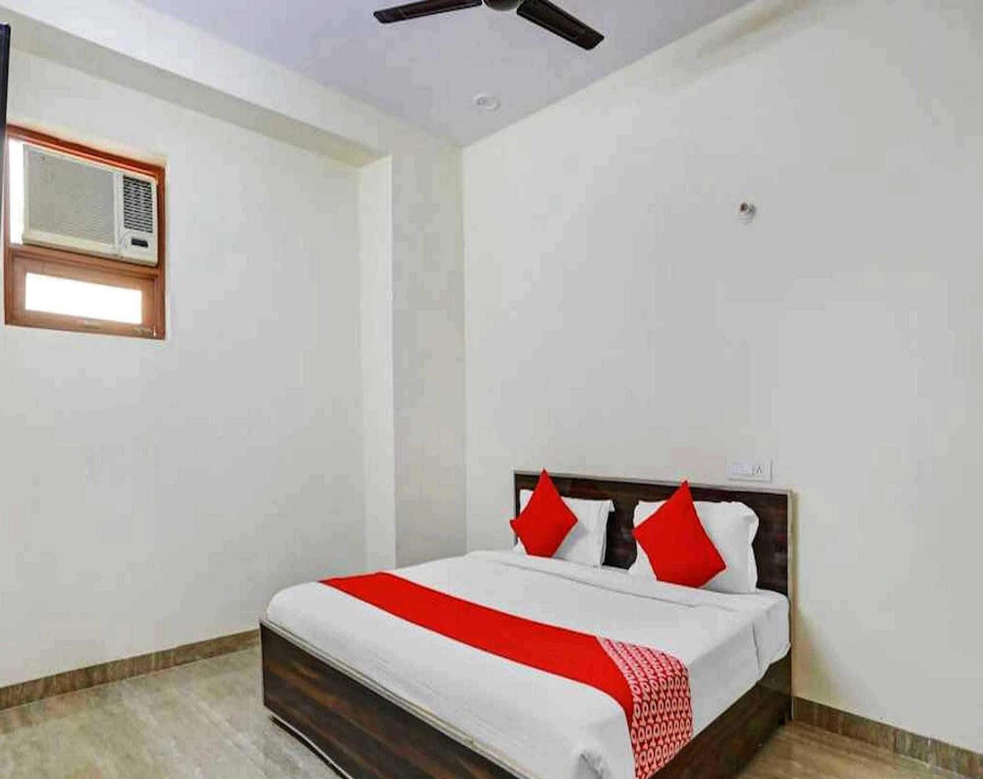 Hotel Sky Bird Bhauli Bagian luar foto