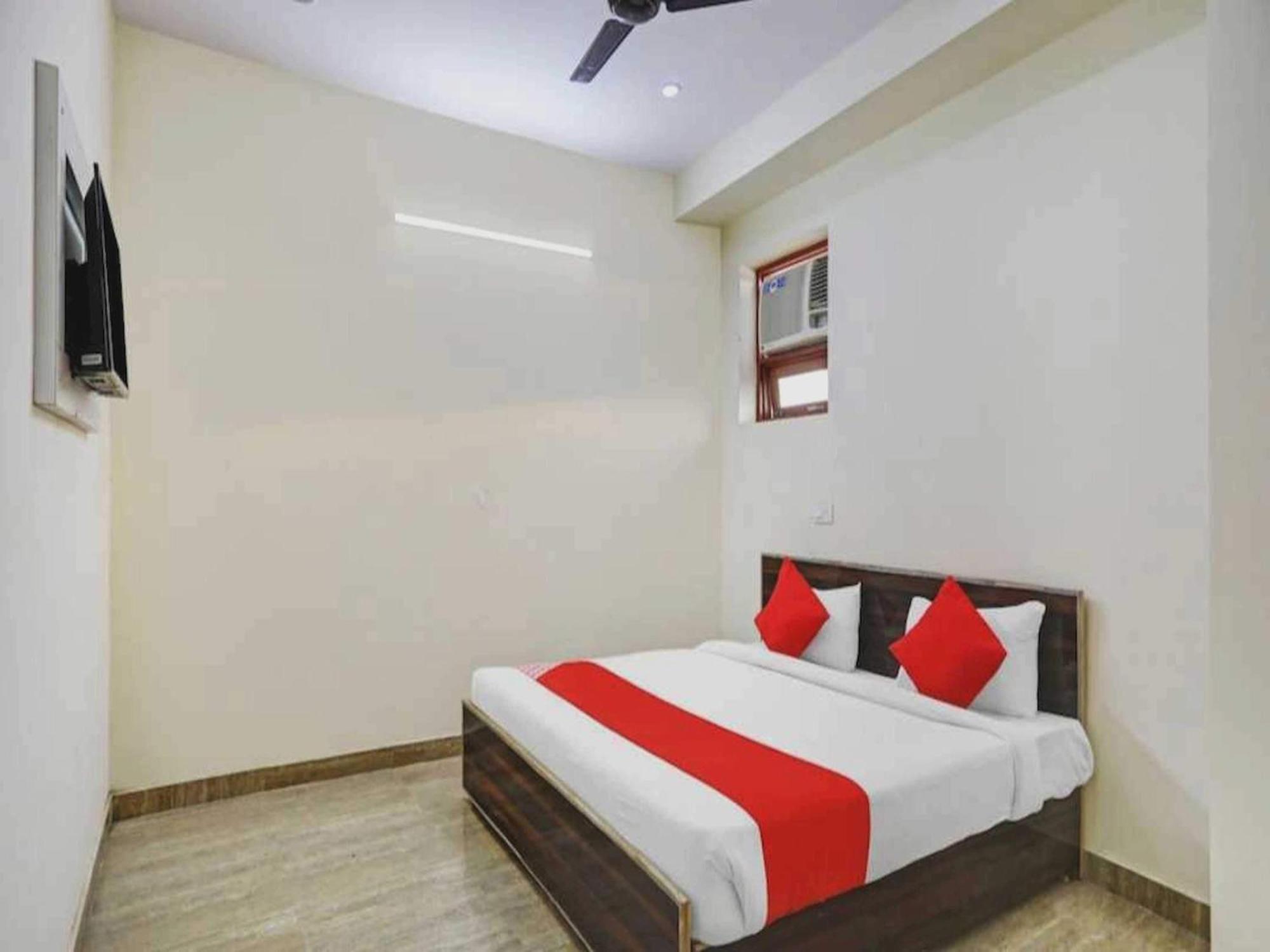 Hotel Sky Bird Bhauli Bagian luar foto