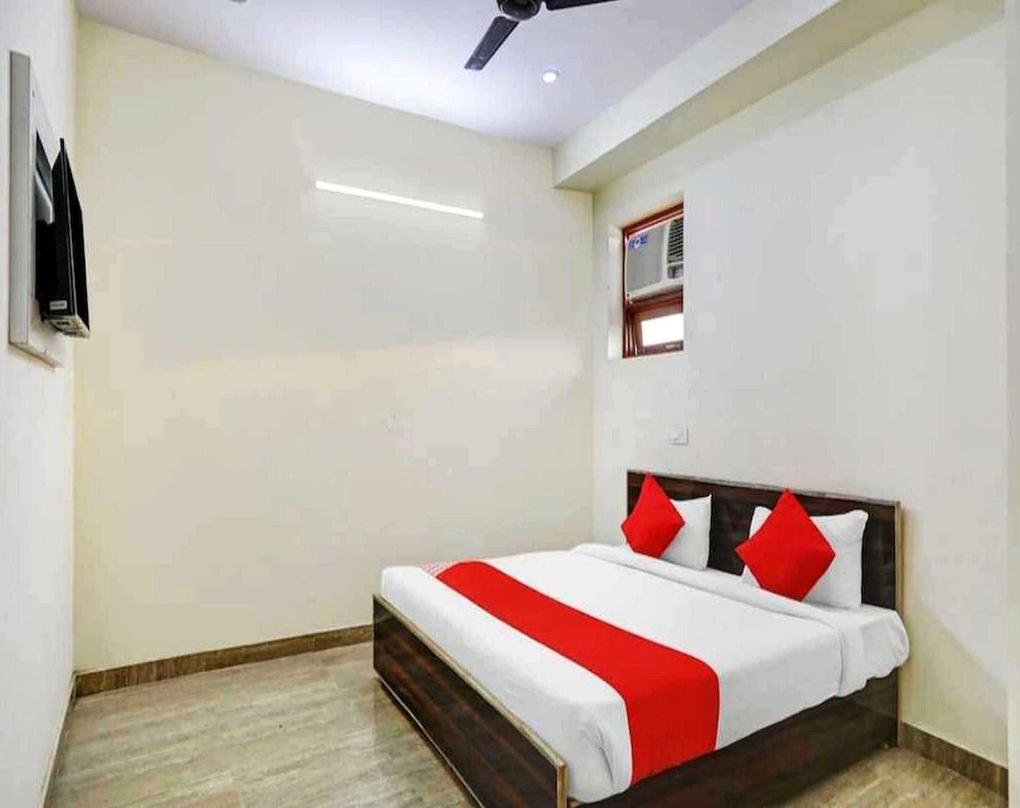 Hotel Sky Bird Bhauli Bagian luar foto