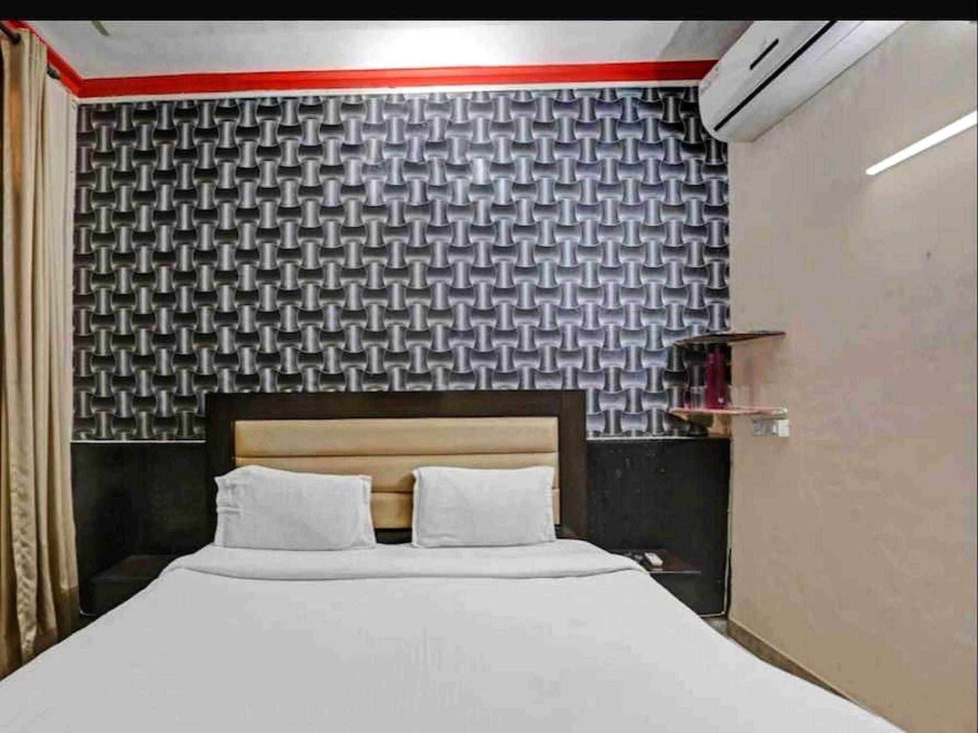Hotel Sky Bird Bhauli Bagian luar foto