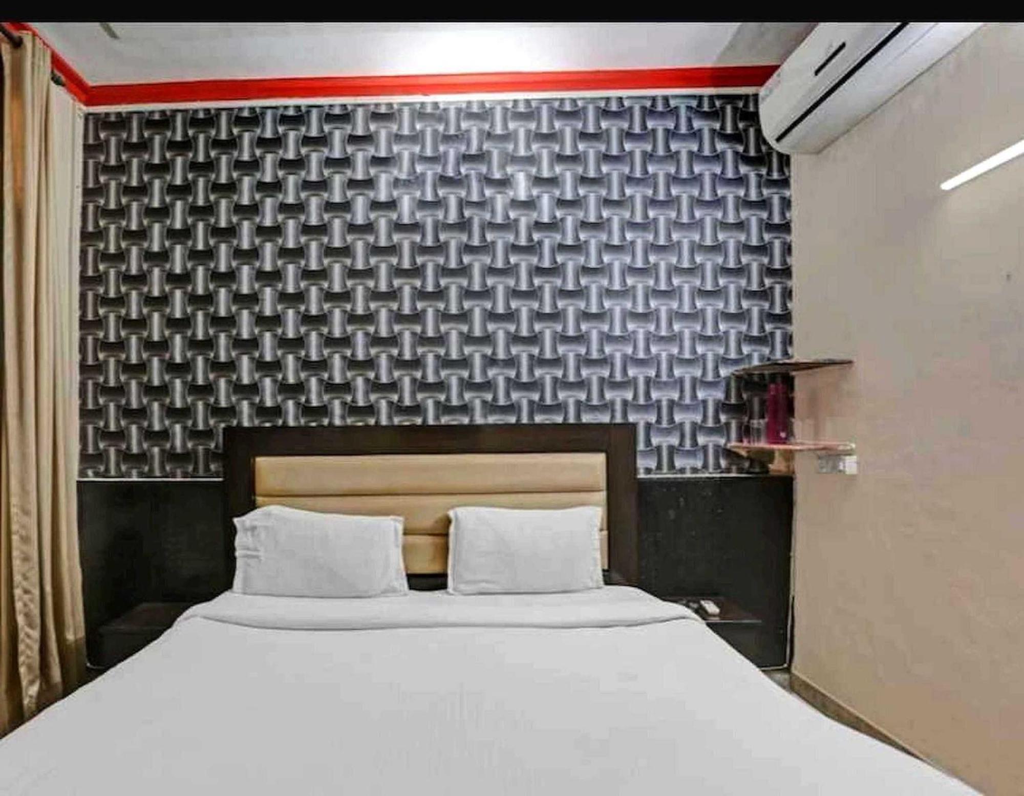 Hotel Sky Bird Bhauli Bagian luar foto