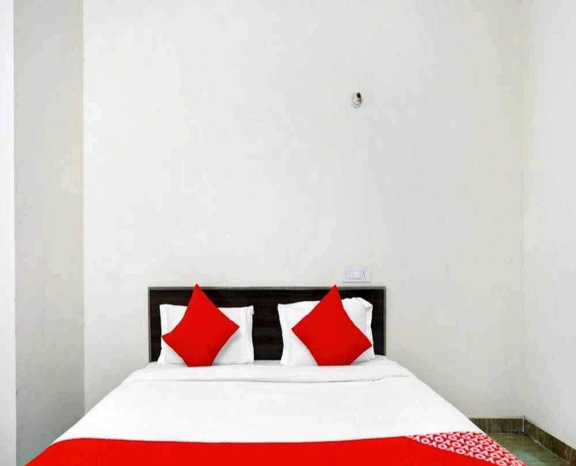 Hotel Sky Bird Bhauli Bagian luar foto