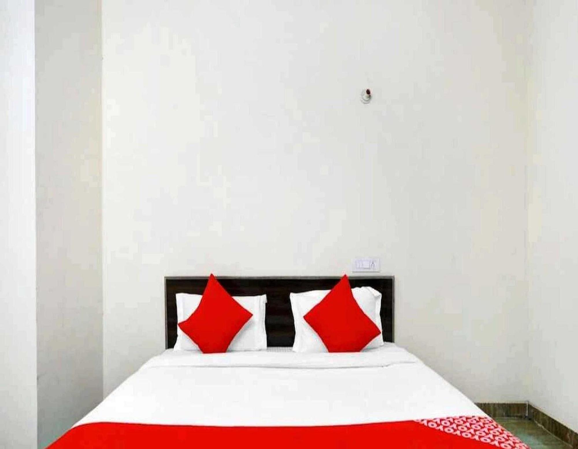 Hotel Sky Bird Bhauli Bagian luar foto